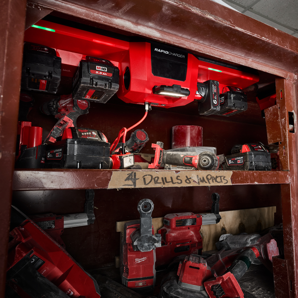 Milwaukee M12-18GBC4 Gangbox Charger